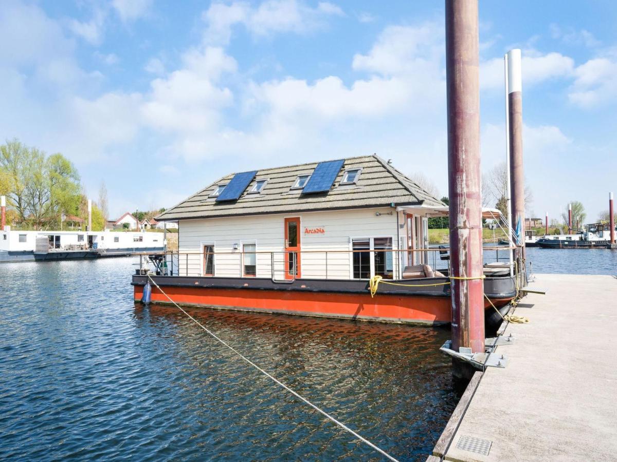 Fantastic Watervilla In Kerkdriel At The Zandmeren Lake Kültér fotó